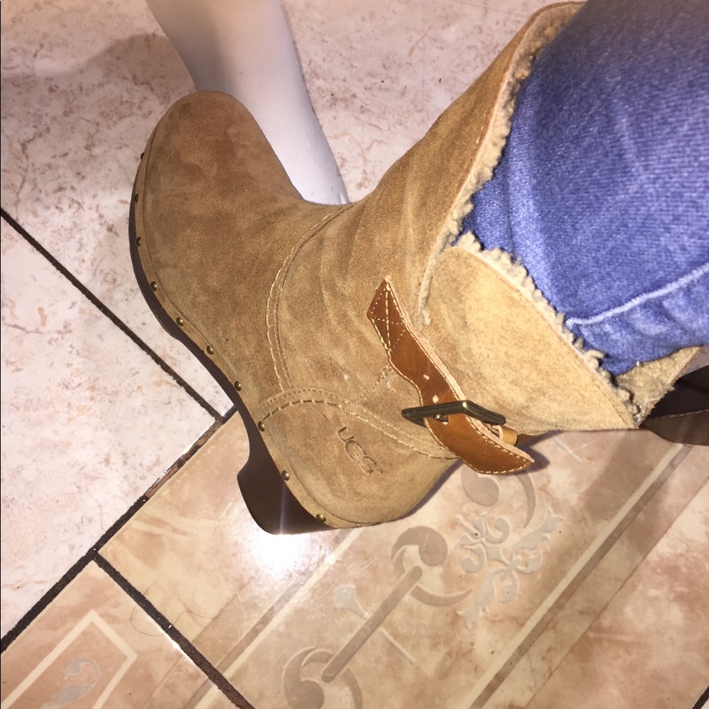 Ugg Size 8 - image 2